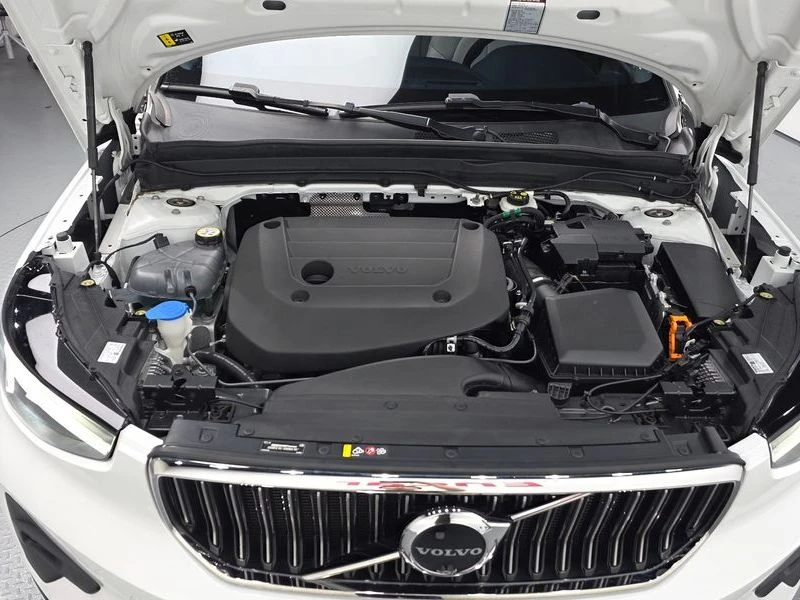 Volvo XC40 2.0 195 hp Automatic, снимка 5 - Автомобили и джипове - 55813384