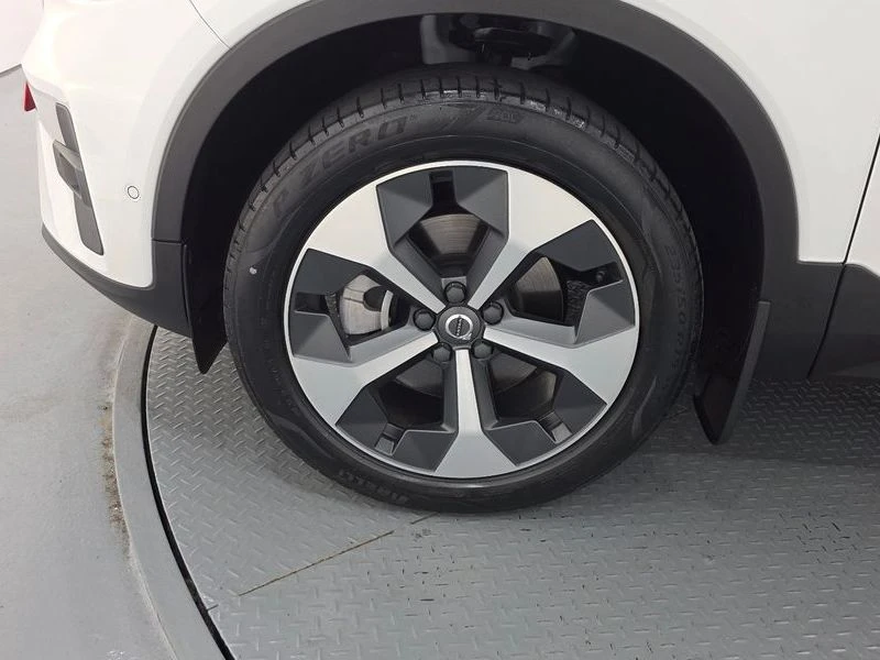 Volvo XC40 2.0 195 hp Automatic, снимка 4 - Автомобили и джипове - 55813384