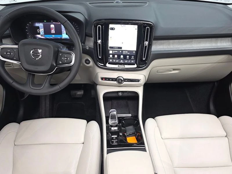 Volvo XC40 2.0 195 hp Automatic, снимка 6 - Автомобили и джипове - 55813384