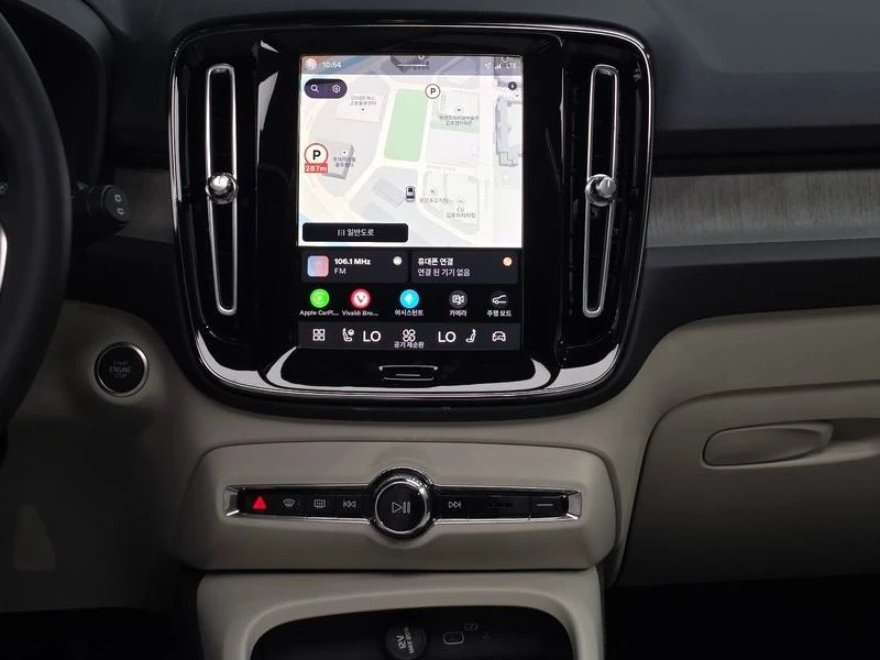 Volvo XC40 2.0 195 hp Automatic, снимка 12 - Автомобили и джипове - 55813384