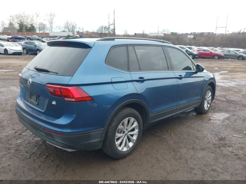 VW Tiguan 2.0l Volkswagen 2.0T S, снимка 4 - Автомобили и джипове - 53826218