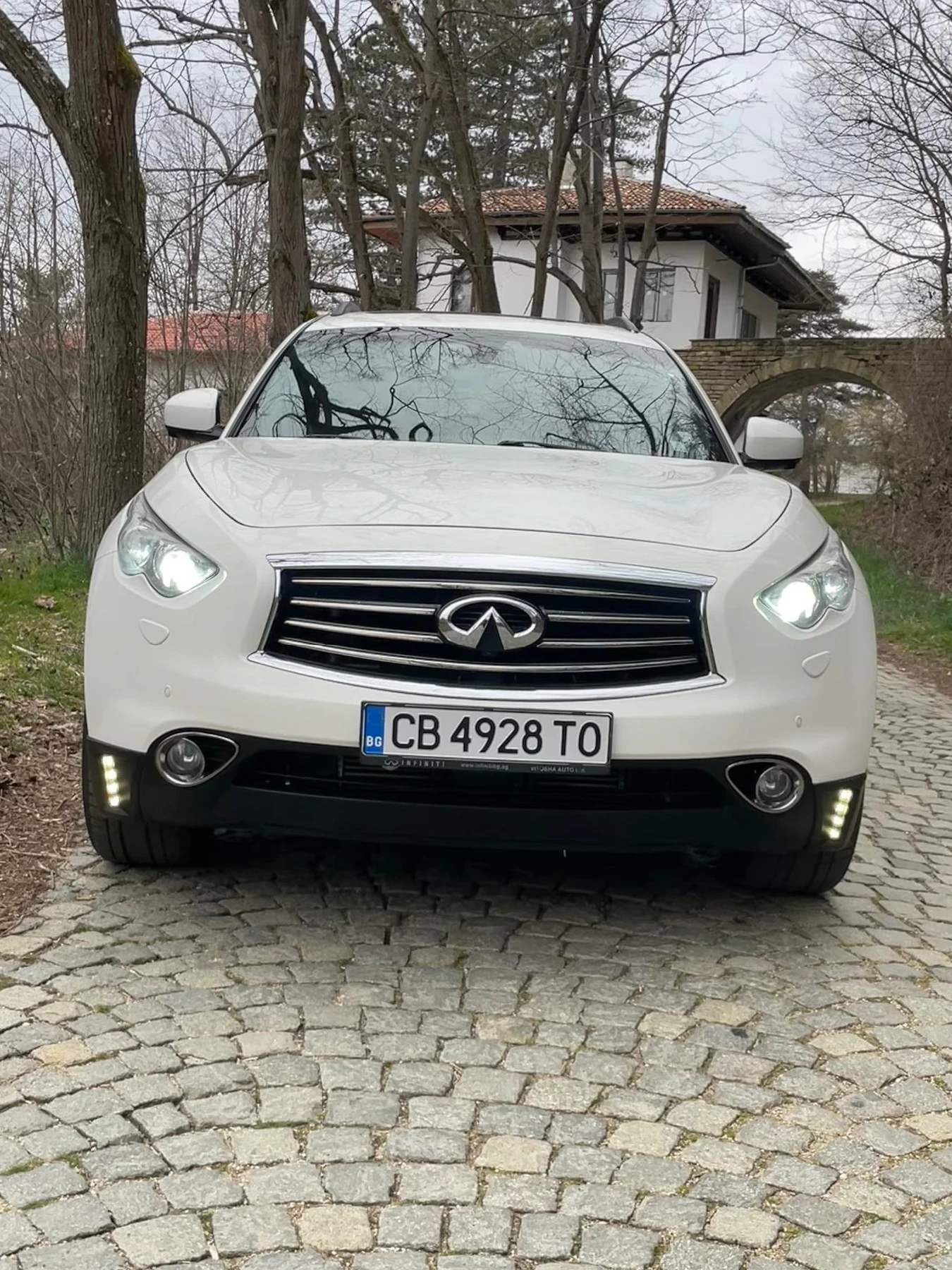 Infiniti Fx 30 QX70* 360* distr* obduh* led, снимка 2 - Автомобили и джипове - 53928646