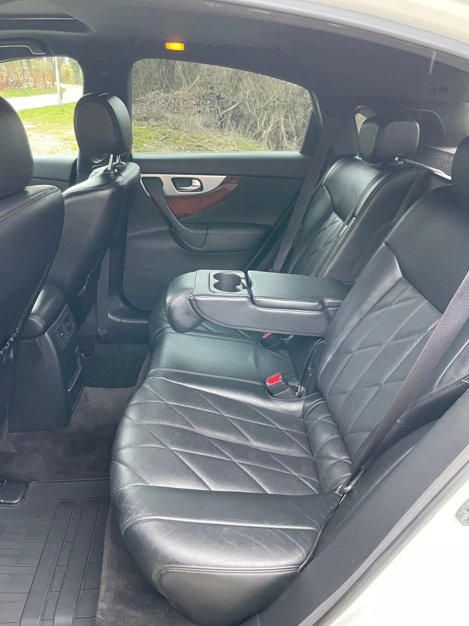 Infiniti Fx 30 QX70* 360* distr* obduh* led, снимка 9 - Автомобили и джипове - 53928646