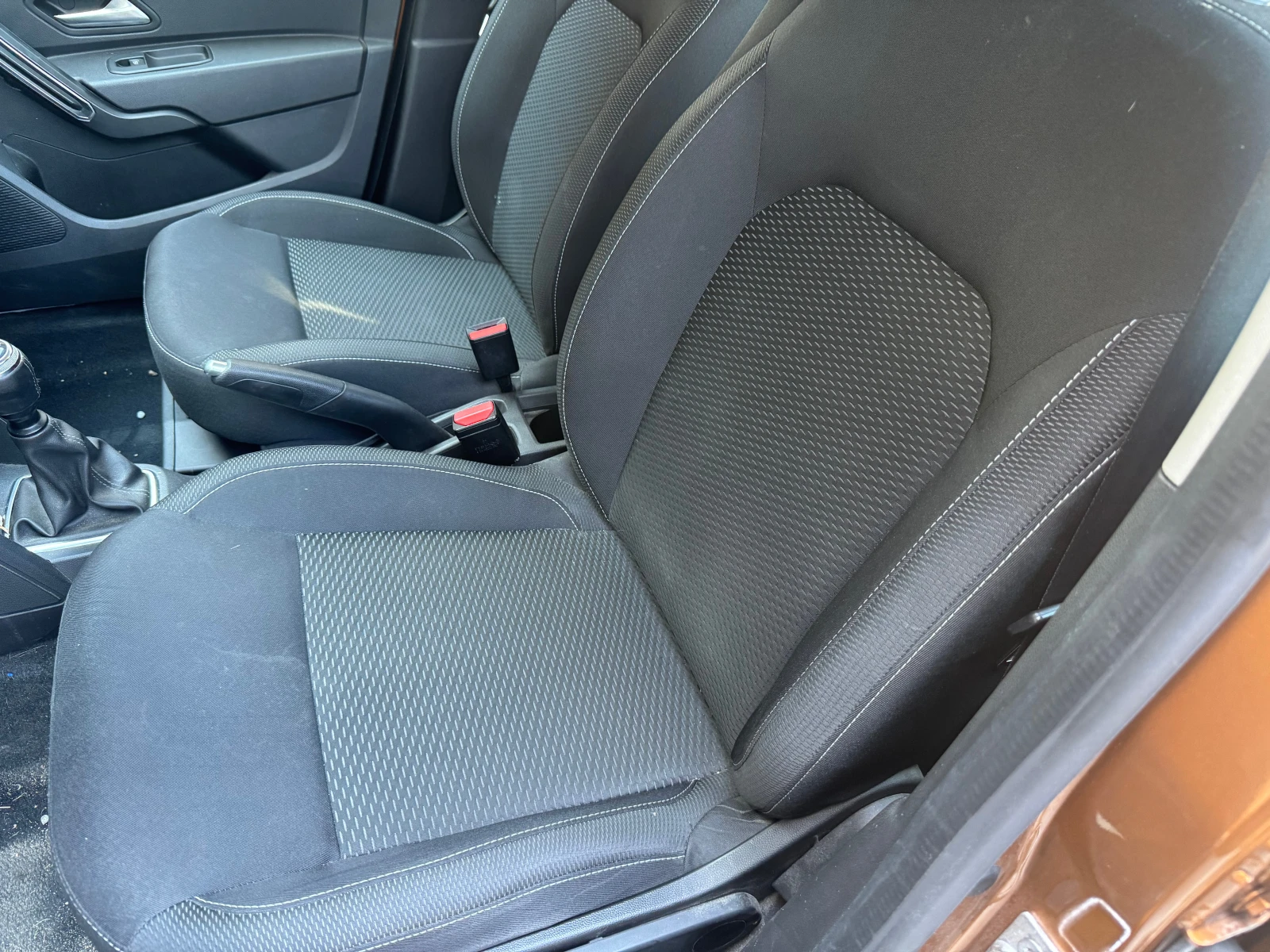 Dacia Duster 1.6 i GAZ, снимка 7 - Автомобили и джипове - 54427416