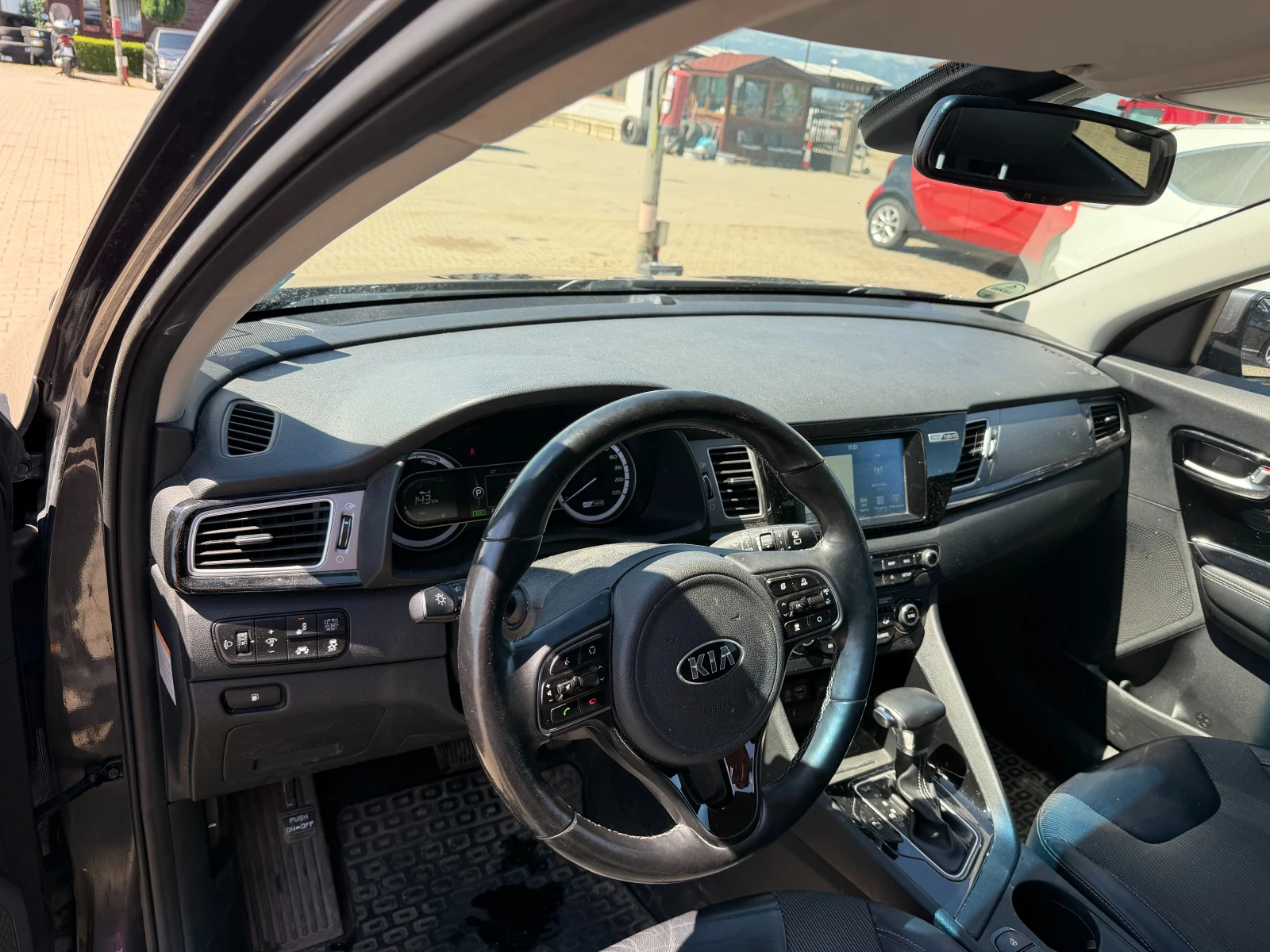 Kia Niro 1.6Hybrid AVTOMAT/KOJA/NAVI/KAMERA EURO 6, снимка 12 - Автомобили и джипове - 54928635