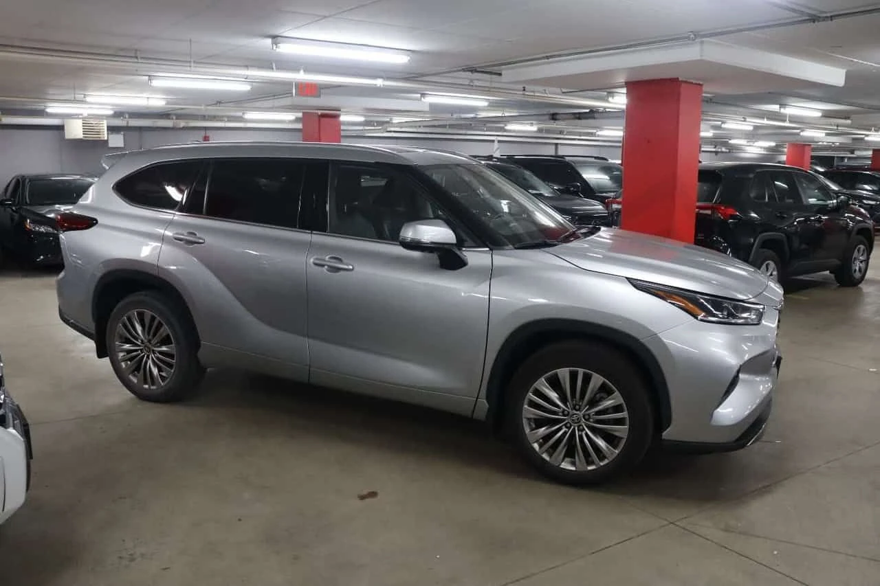 Toyota Highlander * Limited * АВТОКРЕДИТ БЕЗ ПЪРВОНАЧАЛНА ВНОСКА* , снимка 3 - Автомобили и джипове - 55499665