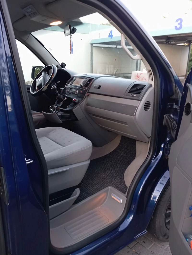 VW Multivan, снимка 8 - Бусове и автобуси - 52950443