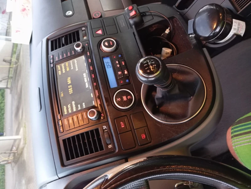 VW Multivan, снимка 2 - Бусове и автобуси - 52950443