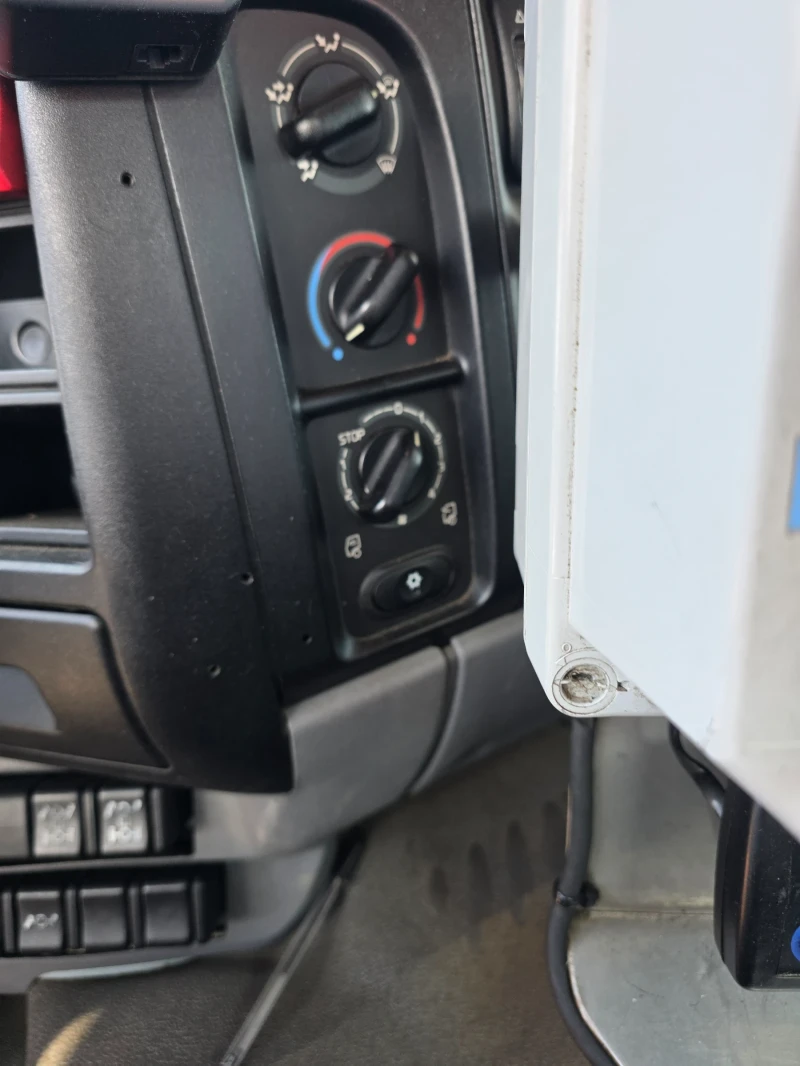 Renault Kerax 370dci самосвал снегорин , снимка 8 - Камиони - 52580243