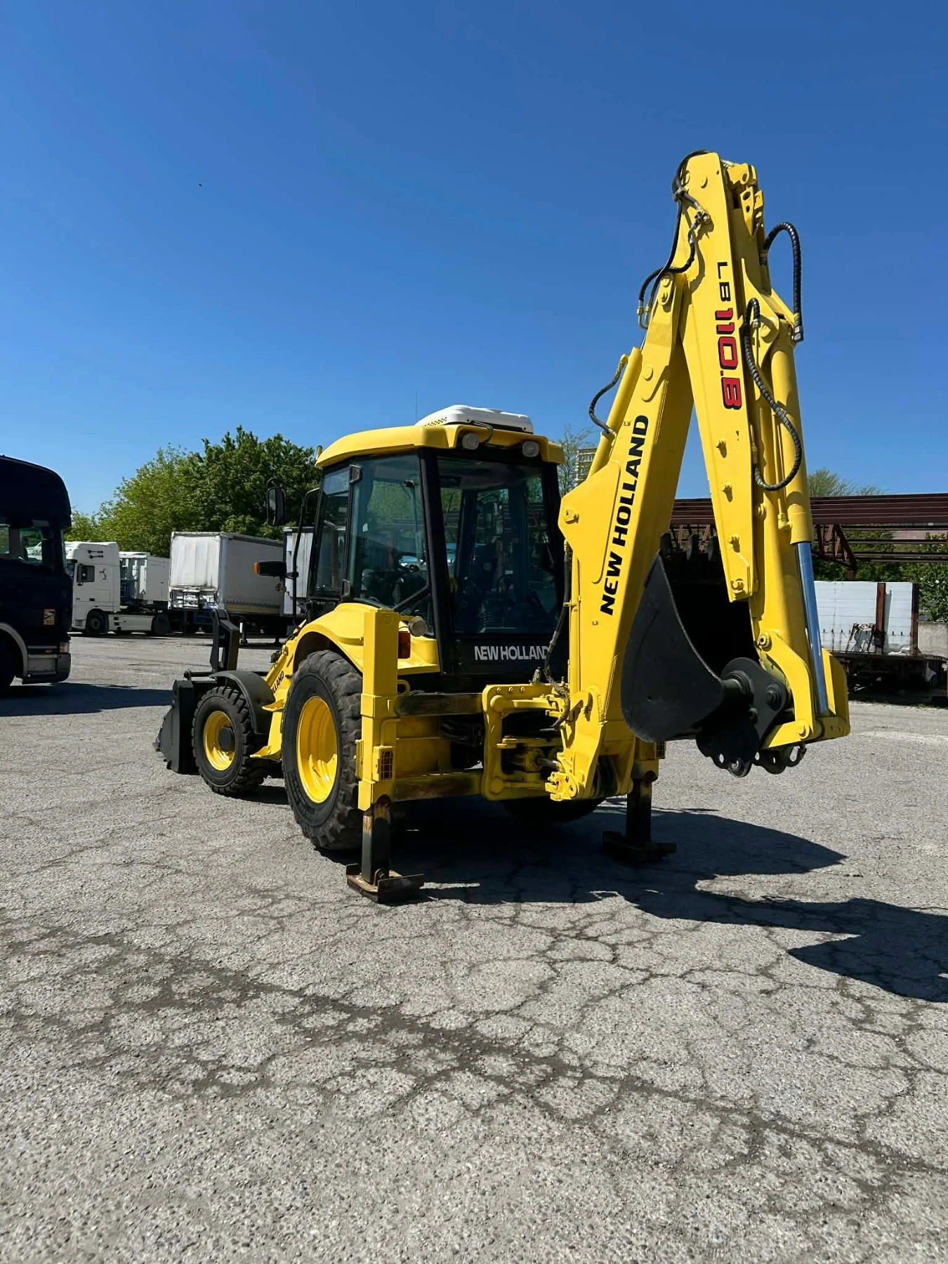 Багер New Holland LB 110 .B, снимка 3 - Индустриална техника - 54442192