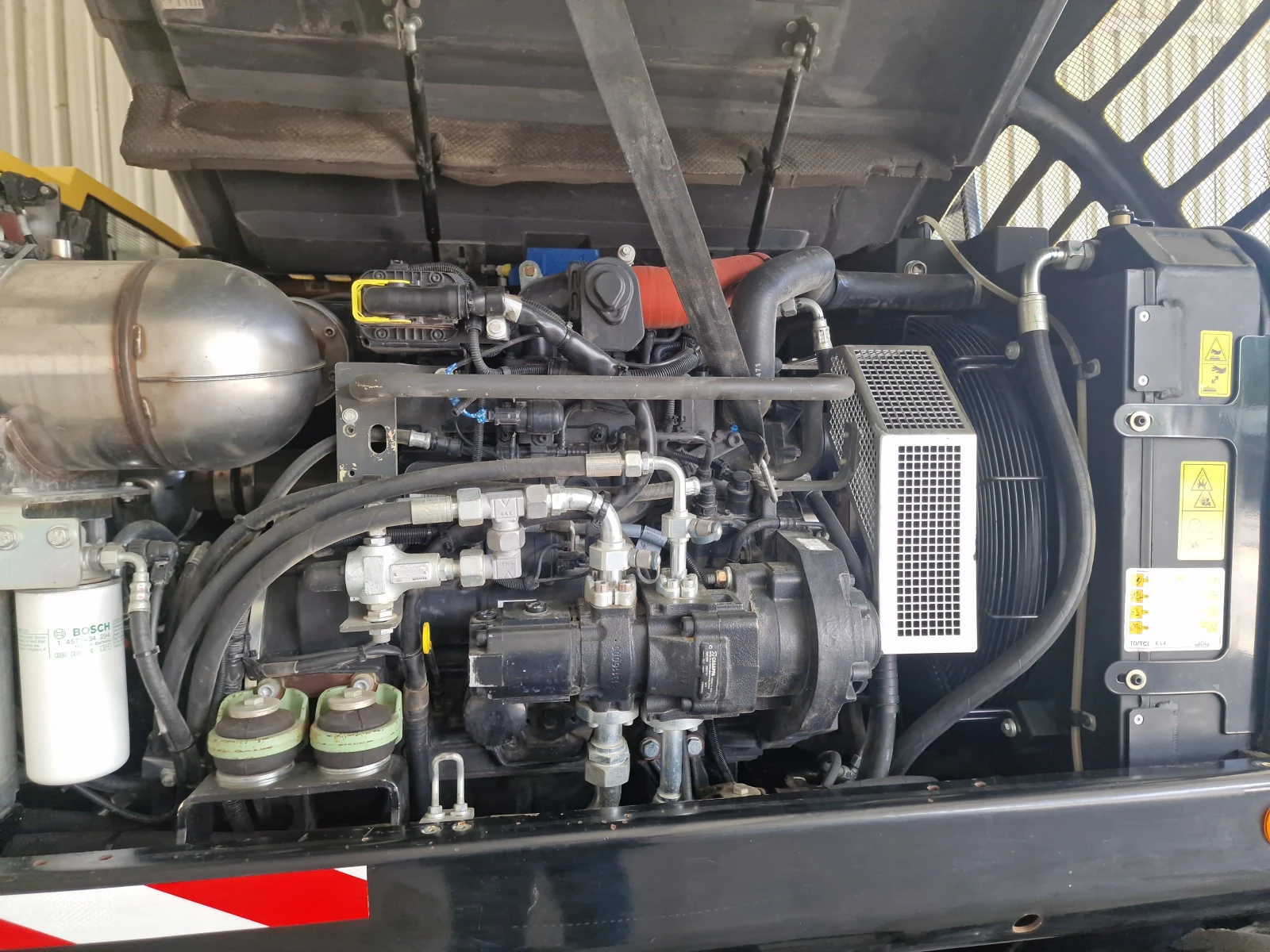 Багер Yanmar B95W, снимка 11 - Индустриална техника - 54971943