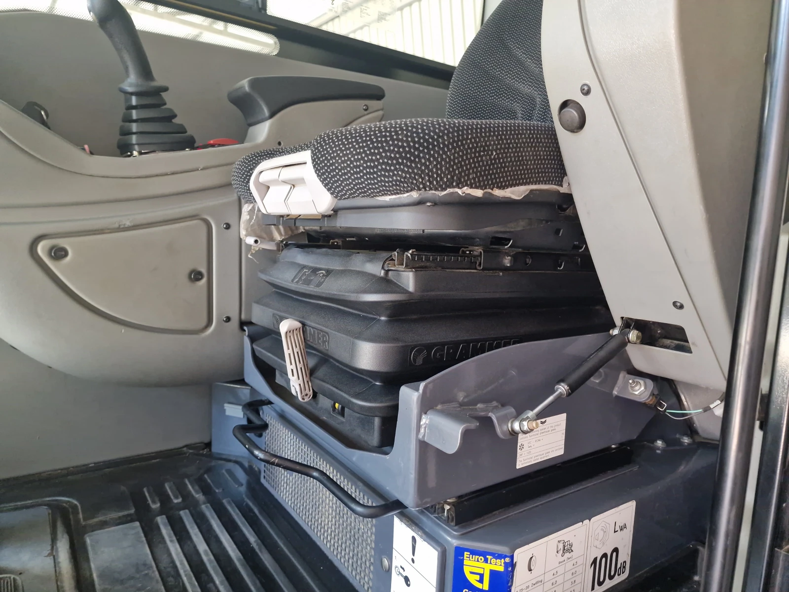 Багер Yanmar B95W, снимка 12 - Индустриална техника - 54971943