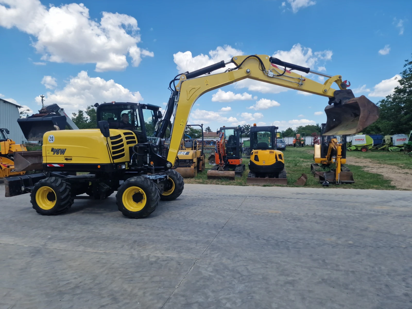 Багер Yanmar B95W