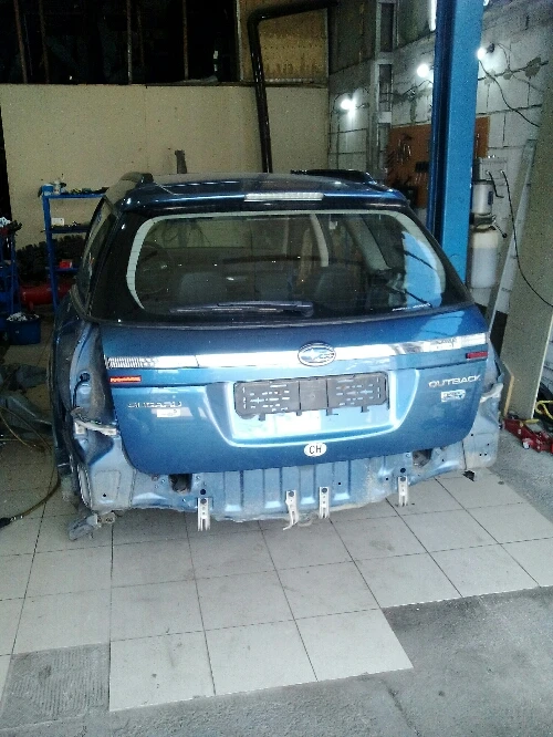 заден капак субару аутбек