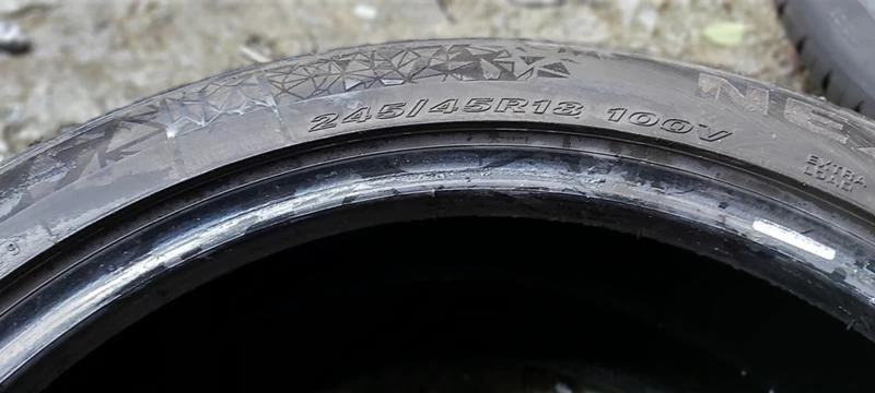 Гуми Зимни 245/45R19, снимка 5 - Гуми и джанти - 31148853