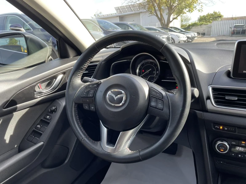 Mazda 3 Revolution/2.0/Auto/Navi/BSM/Keyless , снимка 10 - Автомобили и джипове - 47494794