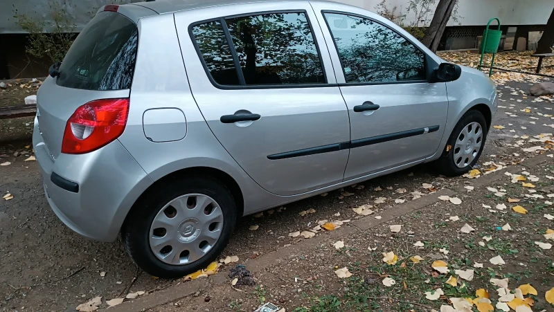 Renault Clio, снимка 4 - Автомобили и джипове - 47948438