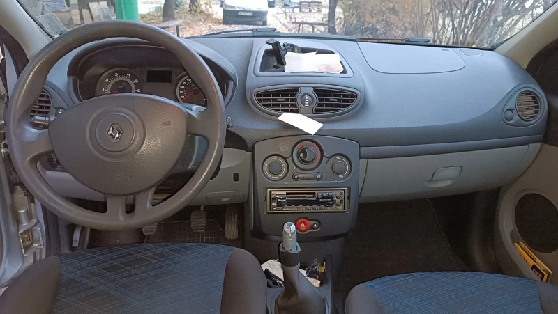 Renault Clio, снимка 11 - Автомобили и джипове - 47948438