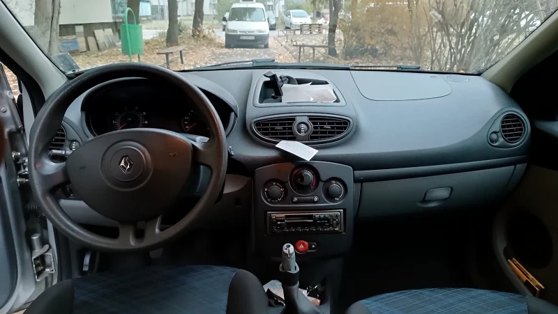 Renault Clio, снимка 10 - Автомобили и джипове - 47948438