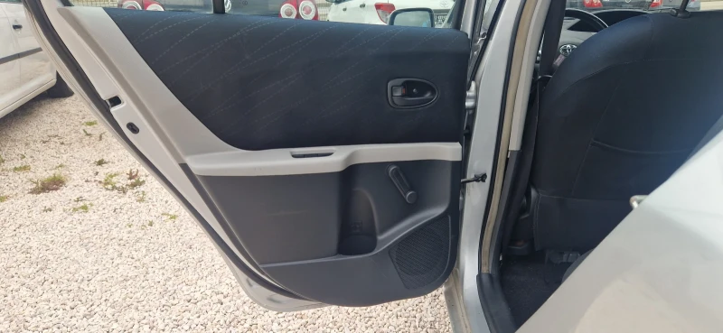 Toyota Yaris 1.4 d4d-ИТАЛИЯ, снимка 15 - Автомобили и джипове - 52747512