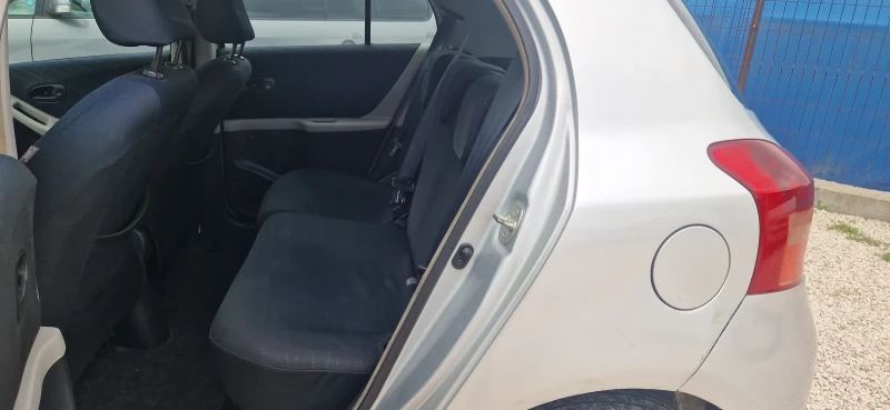 Toyota Yaris 1.4 d4d-ИТАЛИЯ, снимка 14 - Автомобили и джипове - 52747512