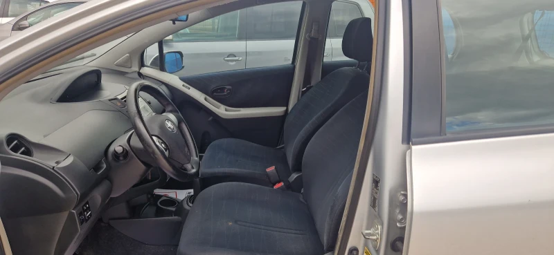 Toyota Yaris 1.4 d4d-ИТАЛИЯ, снимка 8 - Автомобили и джипове - 52747512