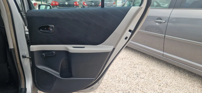 Toyota Yaris 1.4 d4d-ИТАЛИЯ, снимка 13 - Автомобили и джипове - 52747512