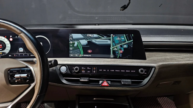 Kia K8 HYBRID NOBLESSE, снимка 13 - Автомобили и джипове - 52547696