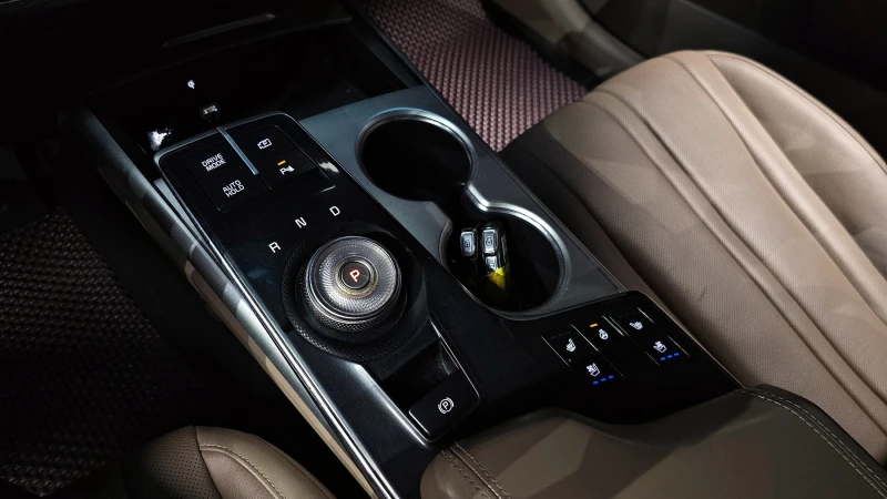 Kia K8 HYBRID NOBLESSE, снимка 8 - Автомобили и джипове - 52547696