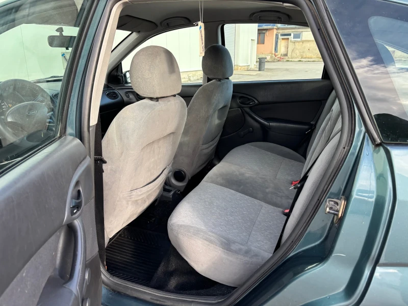Ford Focus 1.6I 16V, снимка 12 - Автомобили и джипове - 53445367