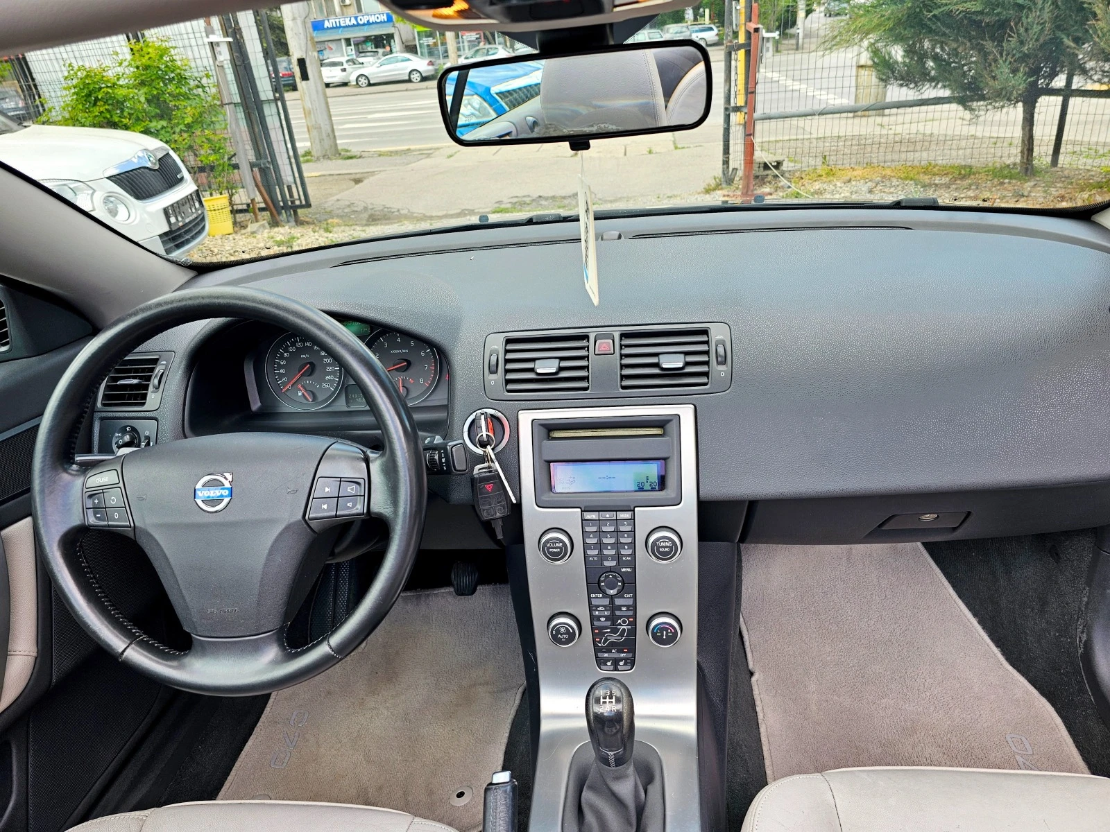 Volvo C70 2.4i-140kc - изображение 5