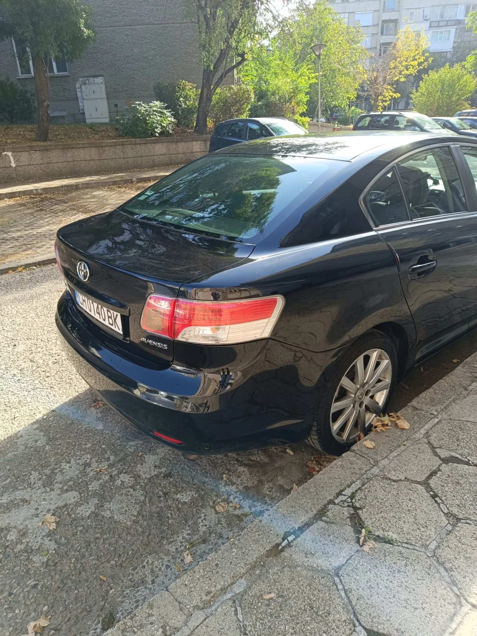 Toyota Avensis 2.2D, sol 2 - изображение 4