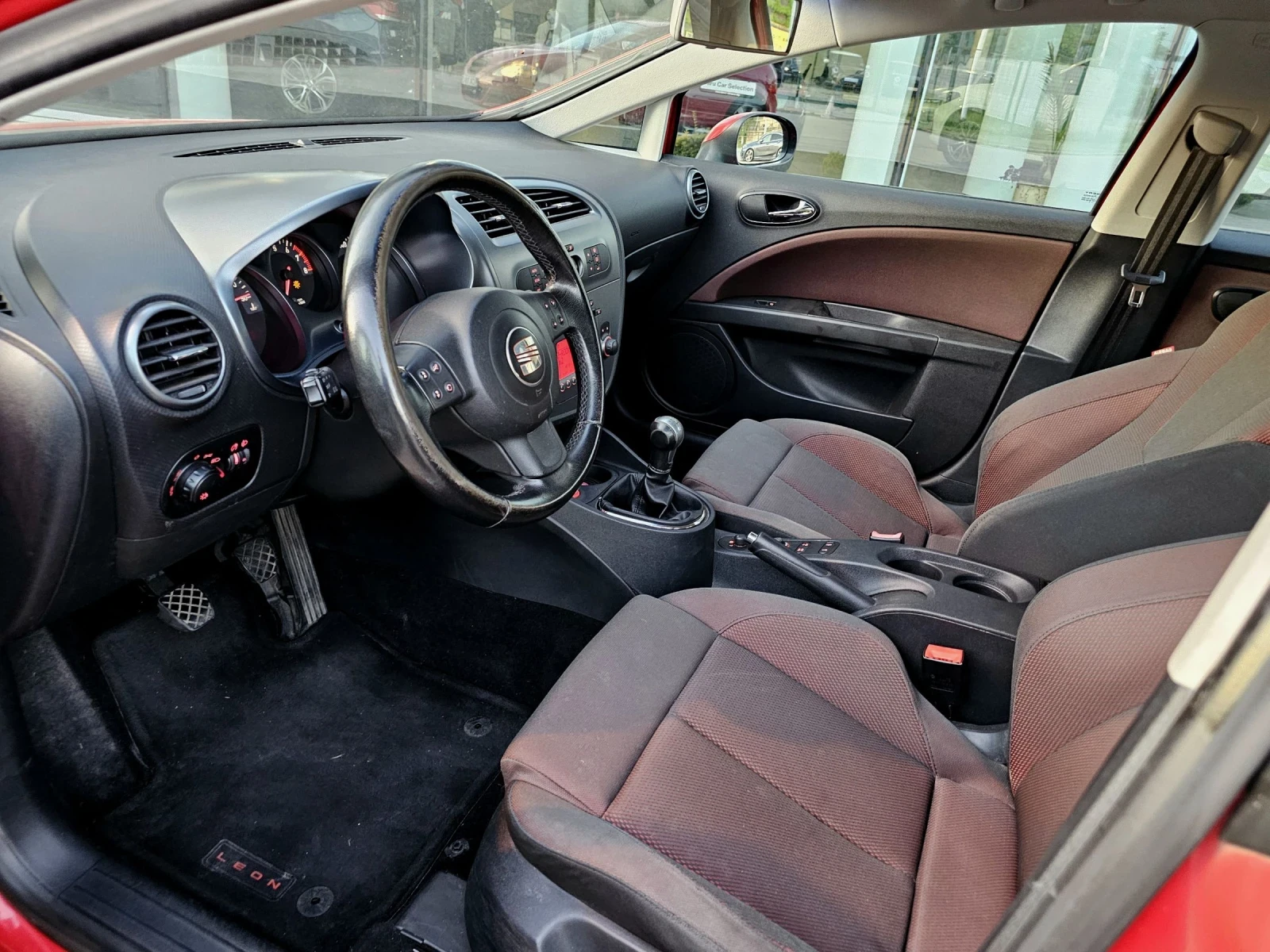 Seat Leon 2.0 TFSI 185HP Сервизна книжка Germany - изображение 10