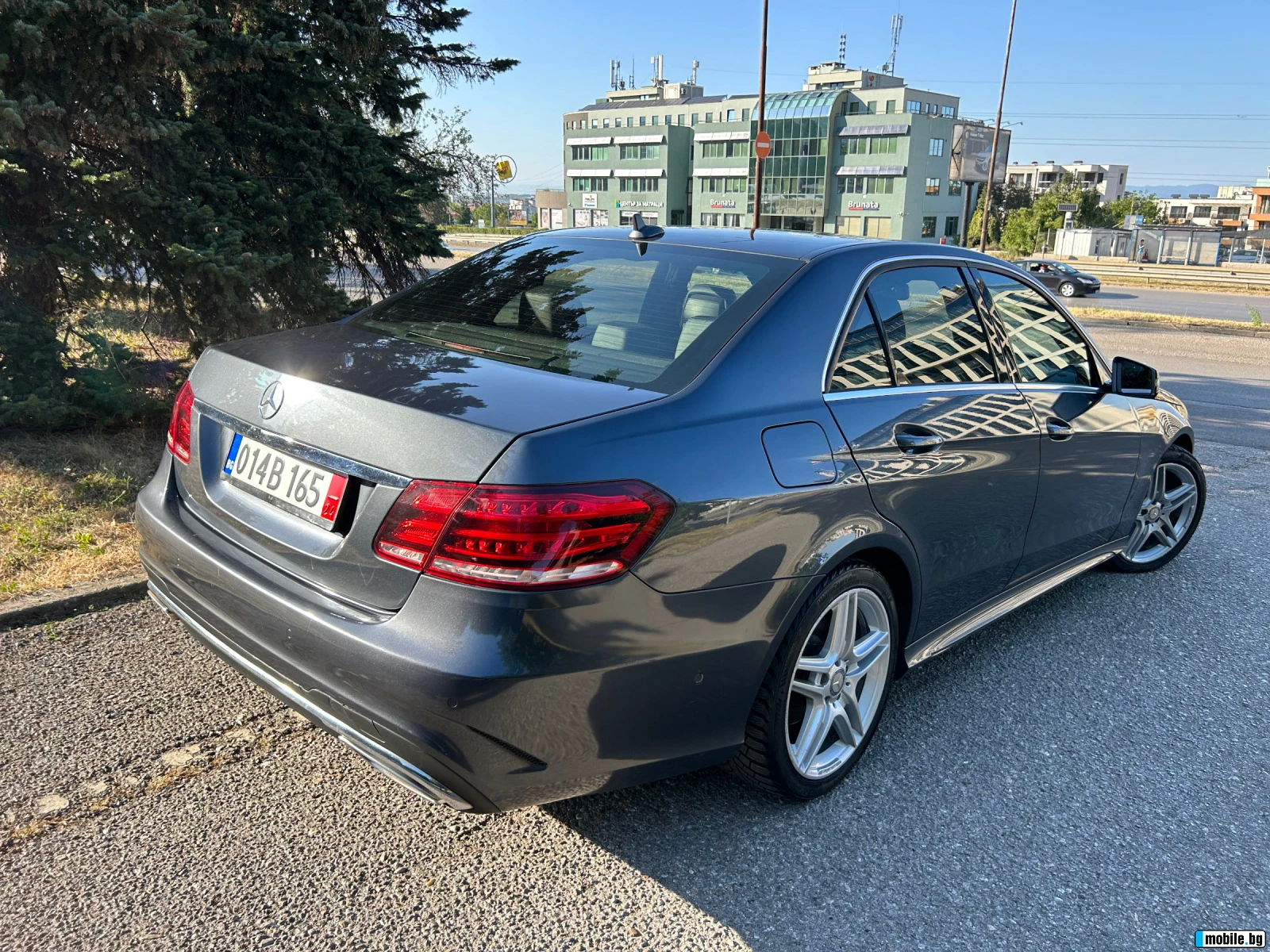 Mercedes-Benz E 300 AMG Hybrid BlueTEC - изображение 8