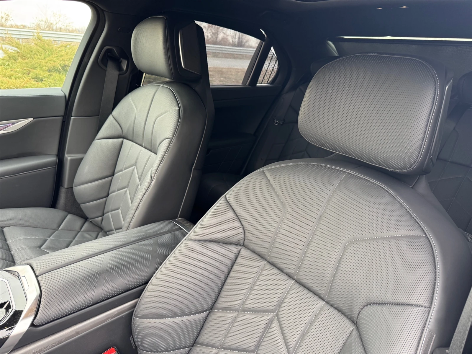 BMW i7 xDrive60 | Mobile.bg   14