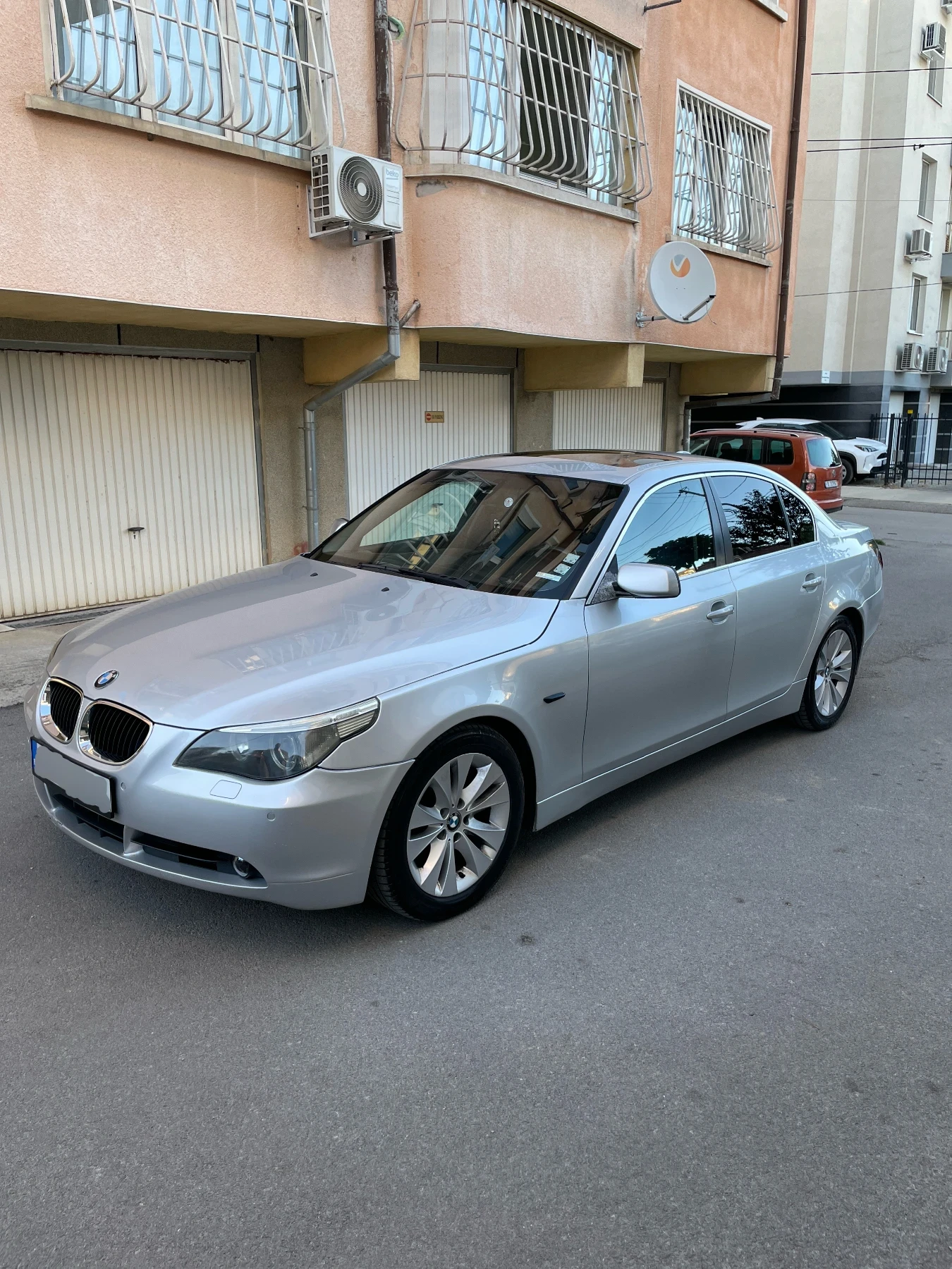 BMW 530 3.0D M57 * ОБДУХВАНЕ* * КОЖА* * ШИБЕДАХ* * ПОДГРЕВ - изображение 3