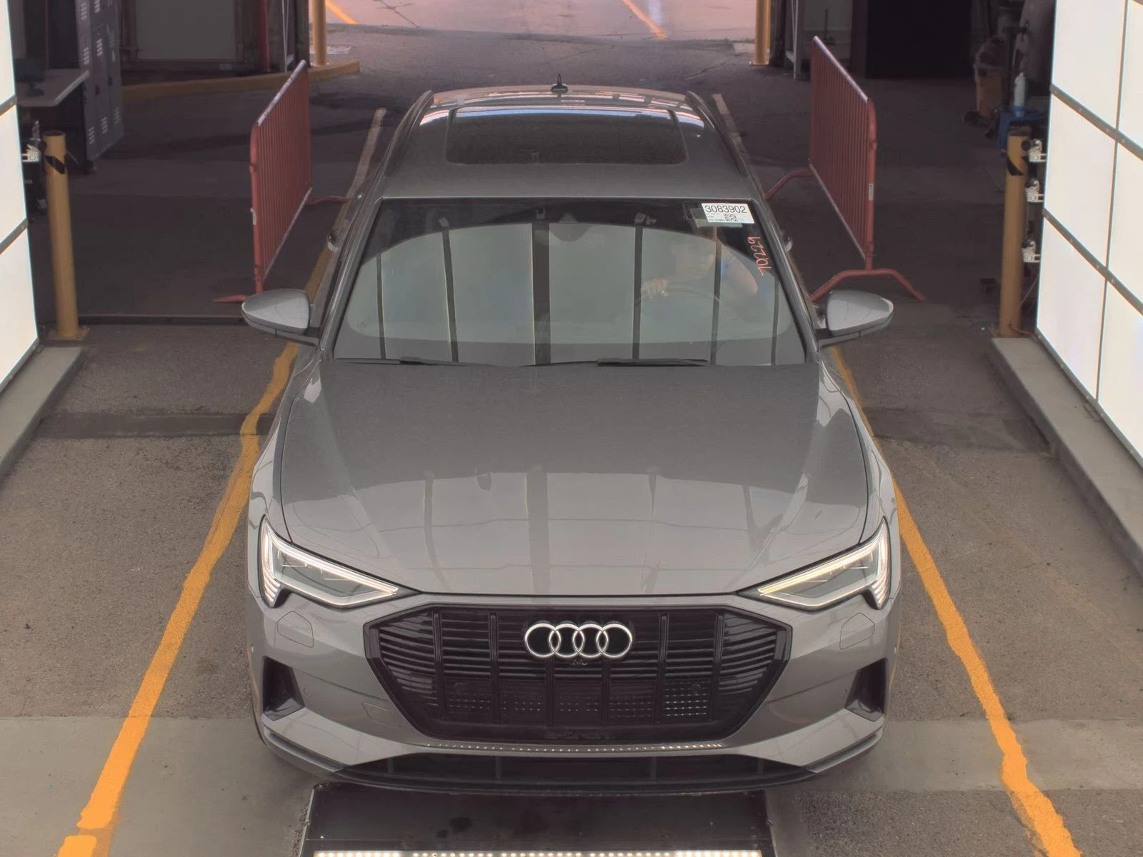 Audi E-Tron QUATTRO* B&O* DIGITAL* OBDUH* 360 VIEW*  | Mobile.bg — изображение 2