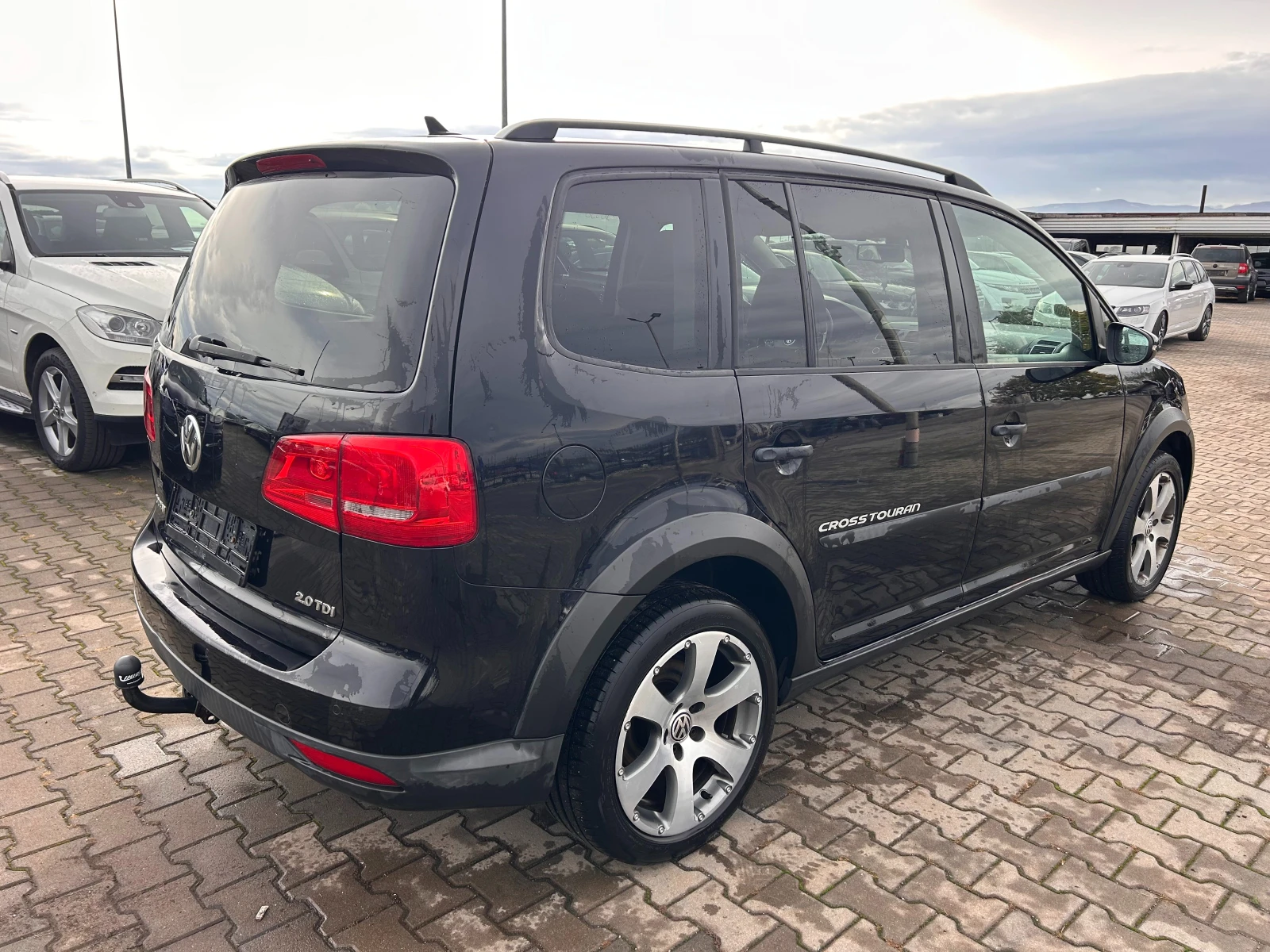 VW Touran CROSS 2.0TDI AVTOMAT/PANORAMA/NAVI 6+ 1 EURO 5 - изображение 6