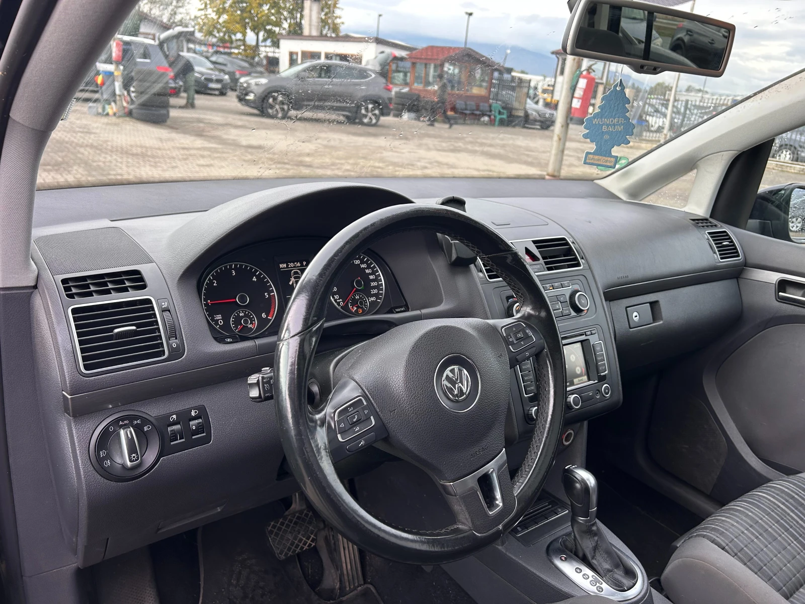 VW Touran CROSS 2.0TDI AVTOMAT/PANORAMA/NAVI 6+ 1 EURO 5 | Mobile.bg   12