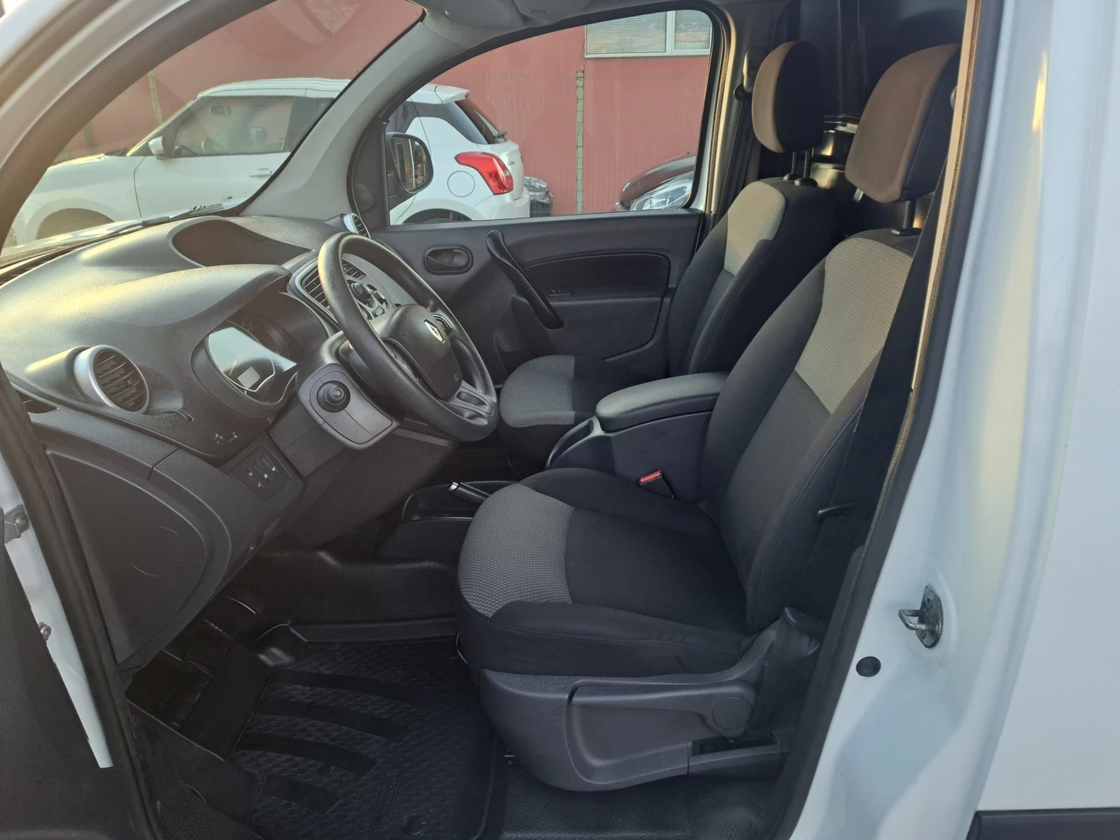 Renault Kangoo 1.5DCI 90ks EURO 6 | Mobile.bg   12