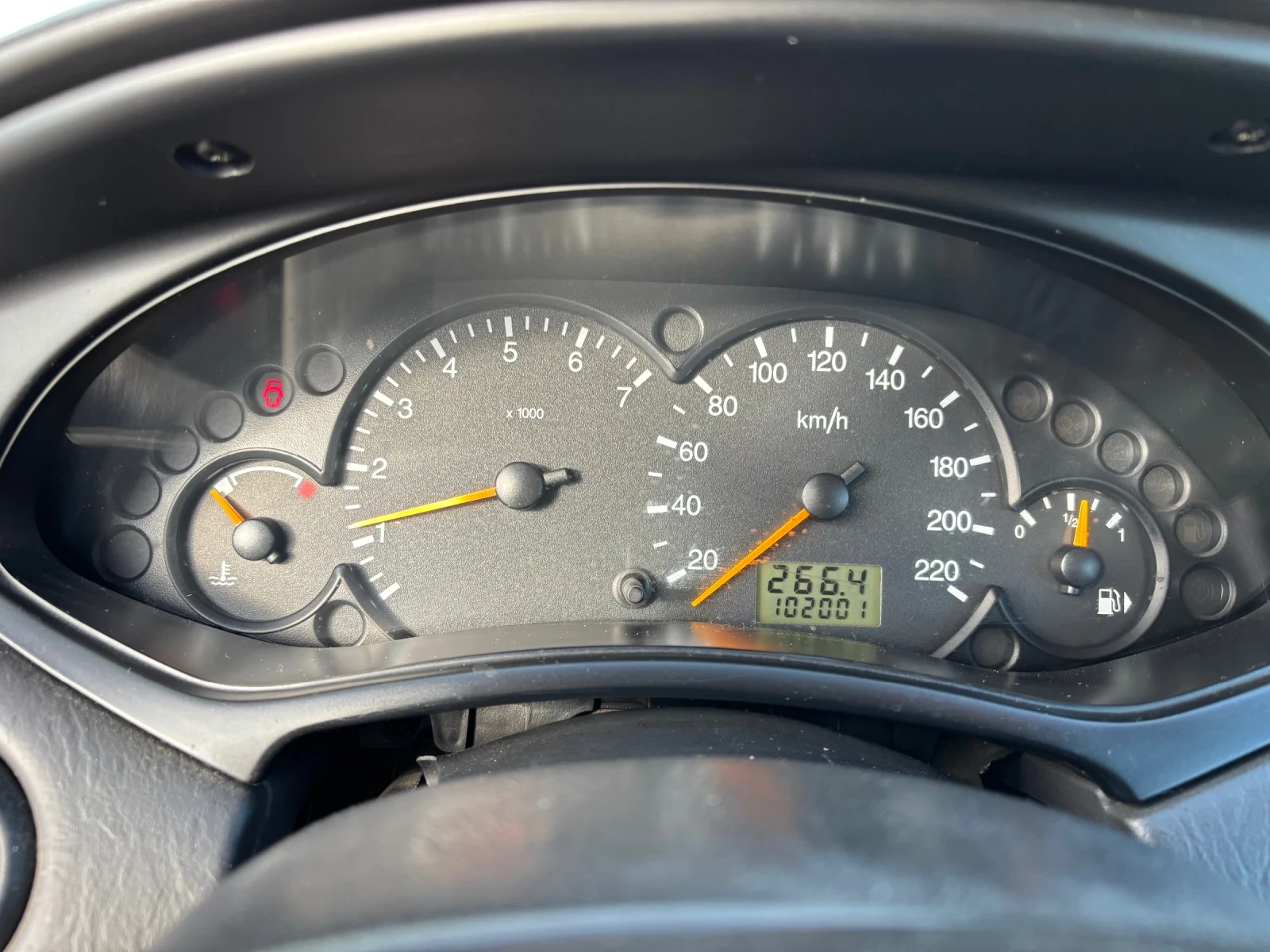 Ford Focus 1.6I 16V - изображение 10