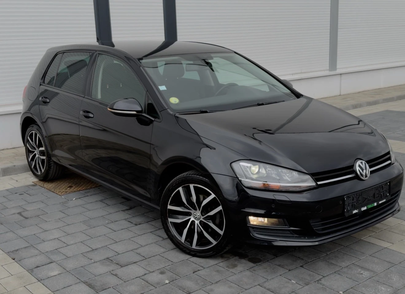 VW Golf 2.0TDI 150/DSG/DISTRONIC/LANE ASSIST/XENON/SPORT, снимка 3 - Автомобили и джипове - 54025893