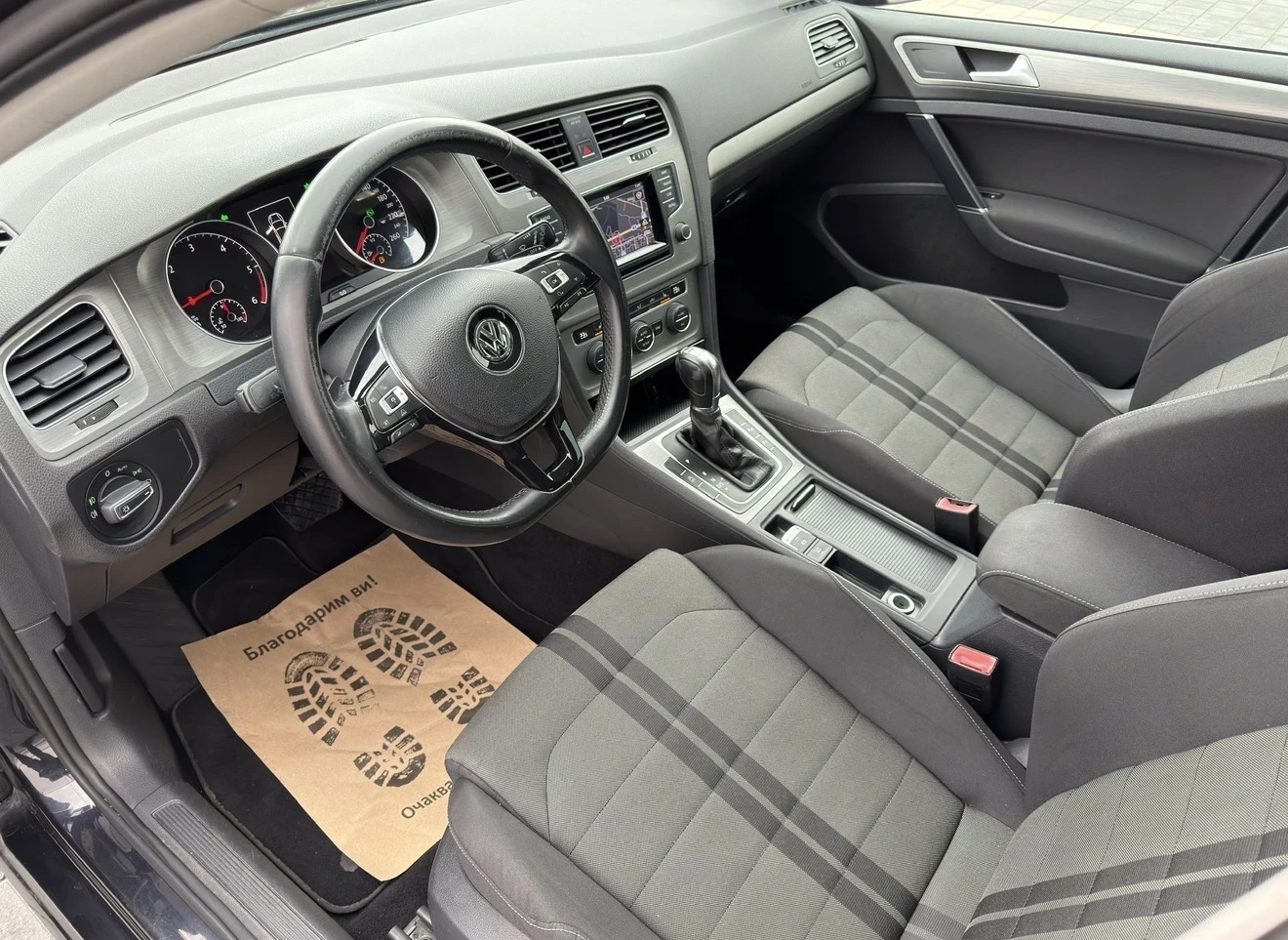 VW Golf 2.0TDI 150/DSG/DISTRONIC/LANE ASSIST/XENON/SPORT, снимка 9 - Автомобили и джипове - 54025893