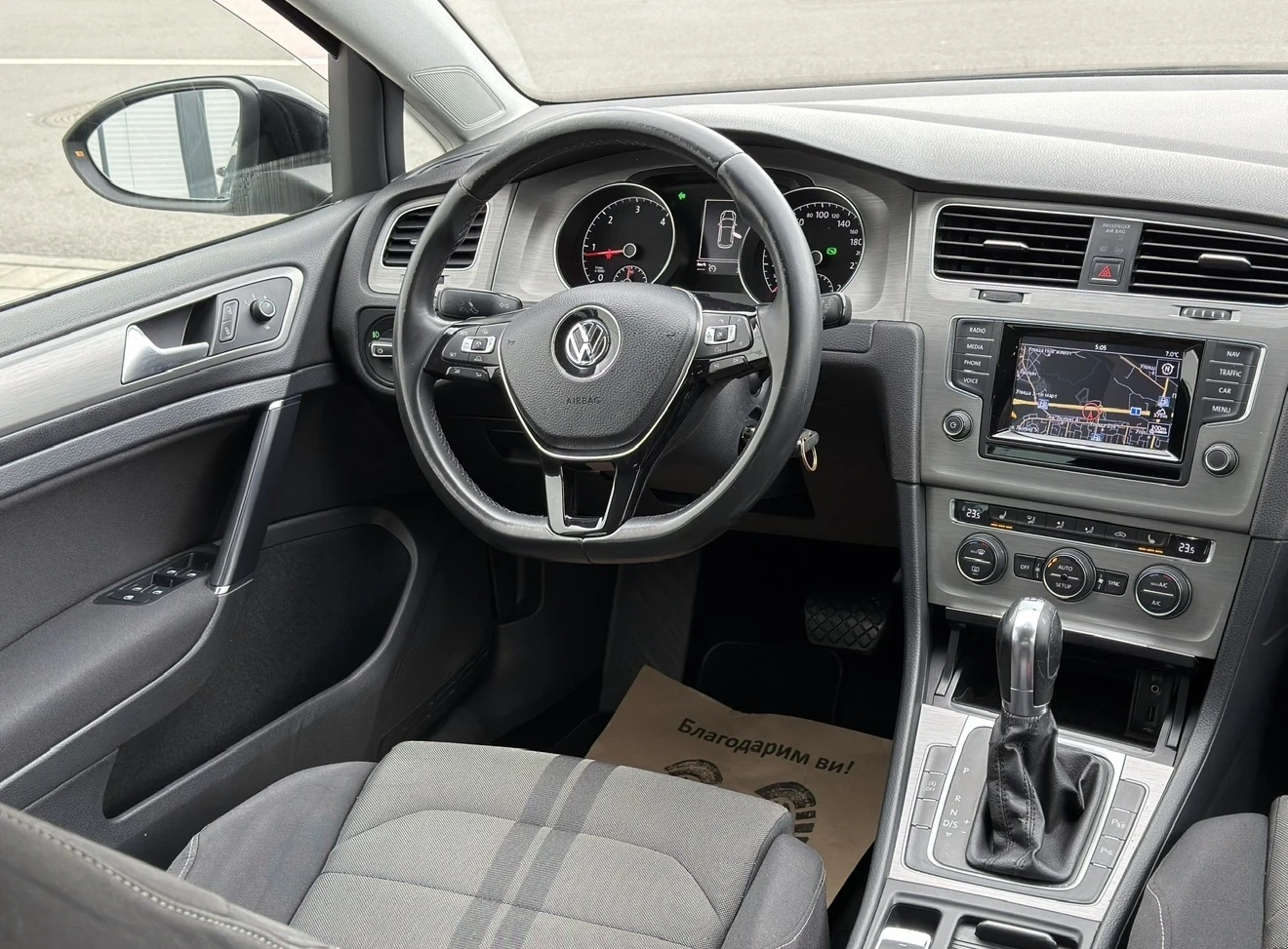 VW Golf 2.0TDI 150/DSG/DISTRONIC/LANE ASSIST/XENON/SPORT, снимка 14 - Автомобили и джипове - 54025893