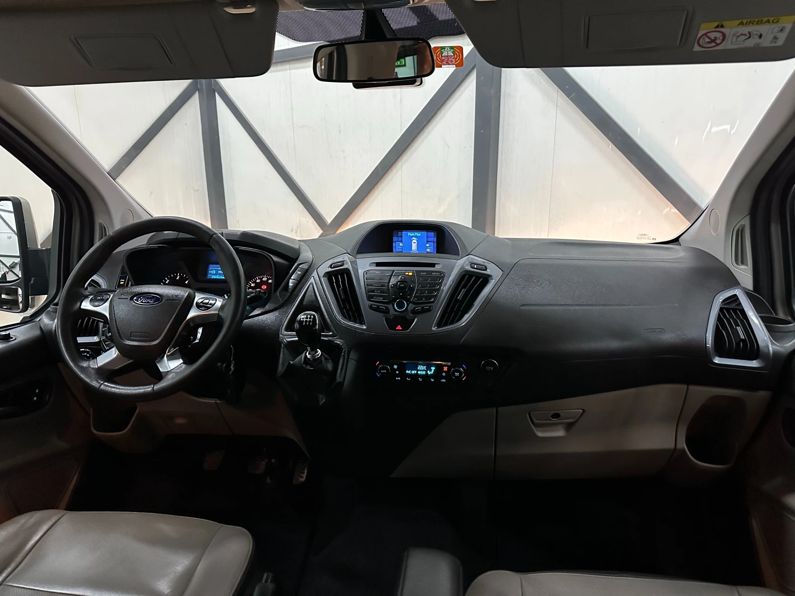 Ford Transit Custom 7+ 1 * ПОДГРЕВ * КОЖА * ТЕГЛИЧ, снимка 11 - Автомобили и джипове - 54219224