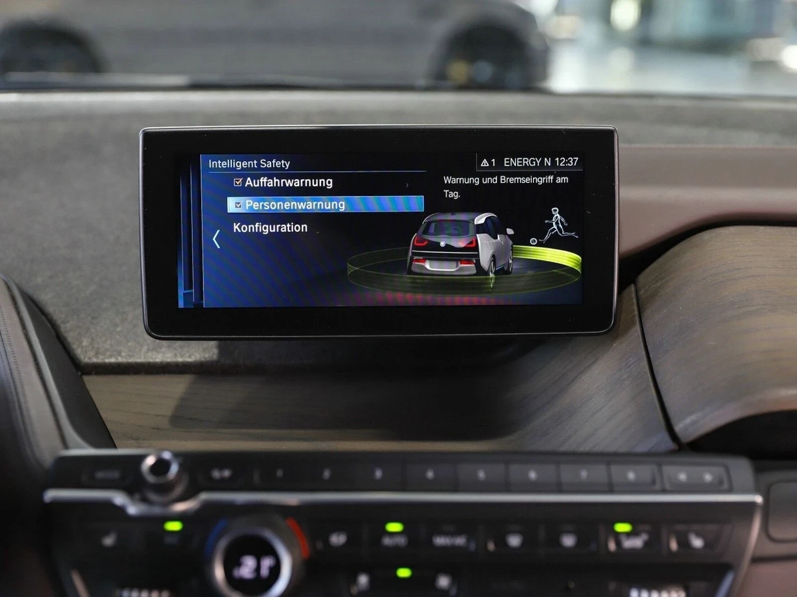 BMW i3 S-ГАРАНЦИЯ до 01.27* КОЖА* NAVI PRO* KEYLESS GO* 2, снимка 7 - Автомобили и джипове - 54598492