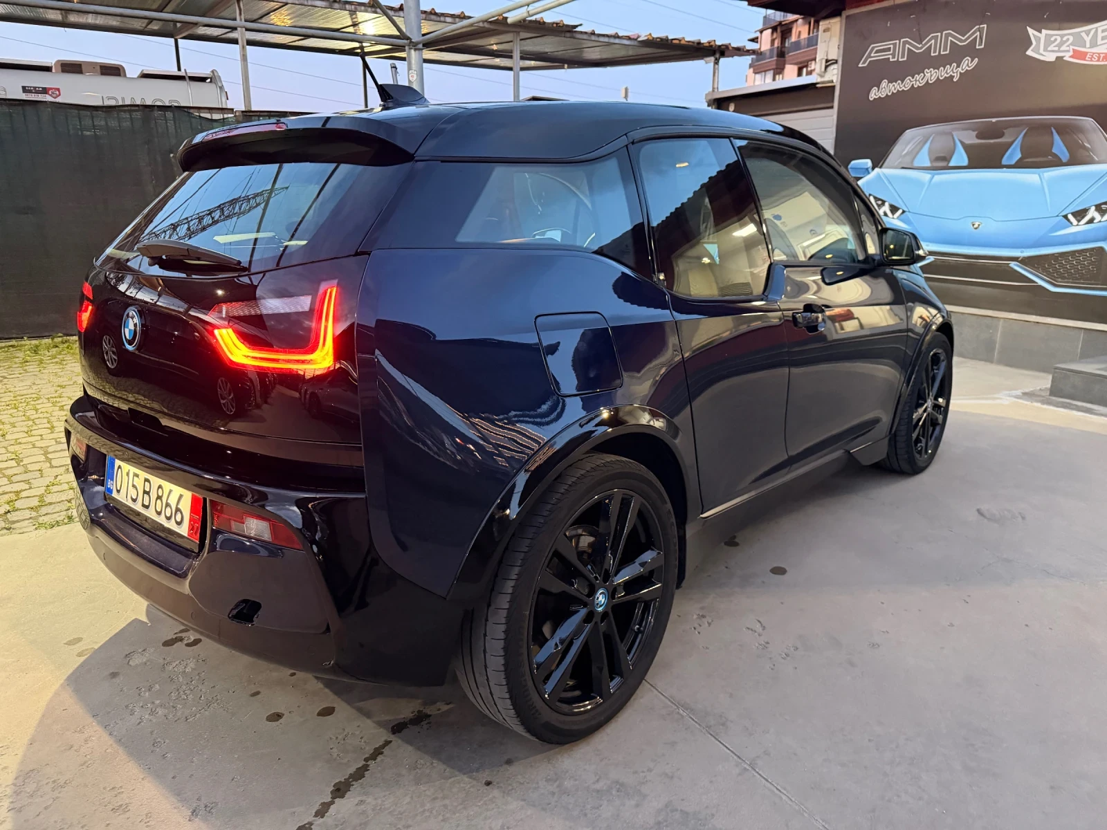 BMW i3 S-ГАРАНЦИЯ до 01.27* КОЖА* NAVI PRO* KEYLESS GO* 2, снимка 13 - Автомобили и джипове - 54598492