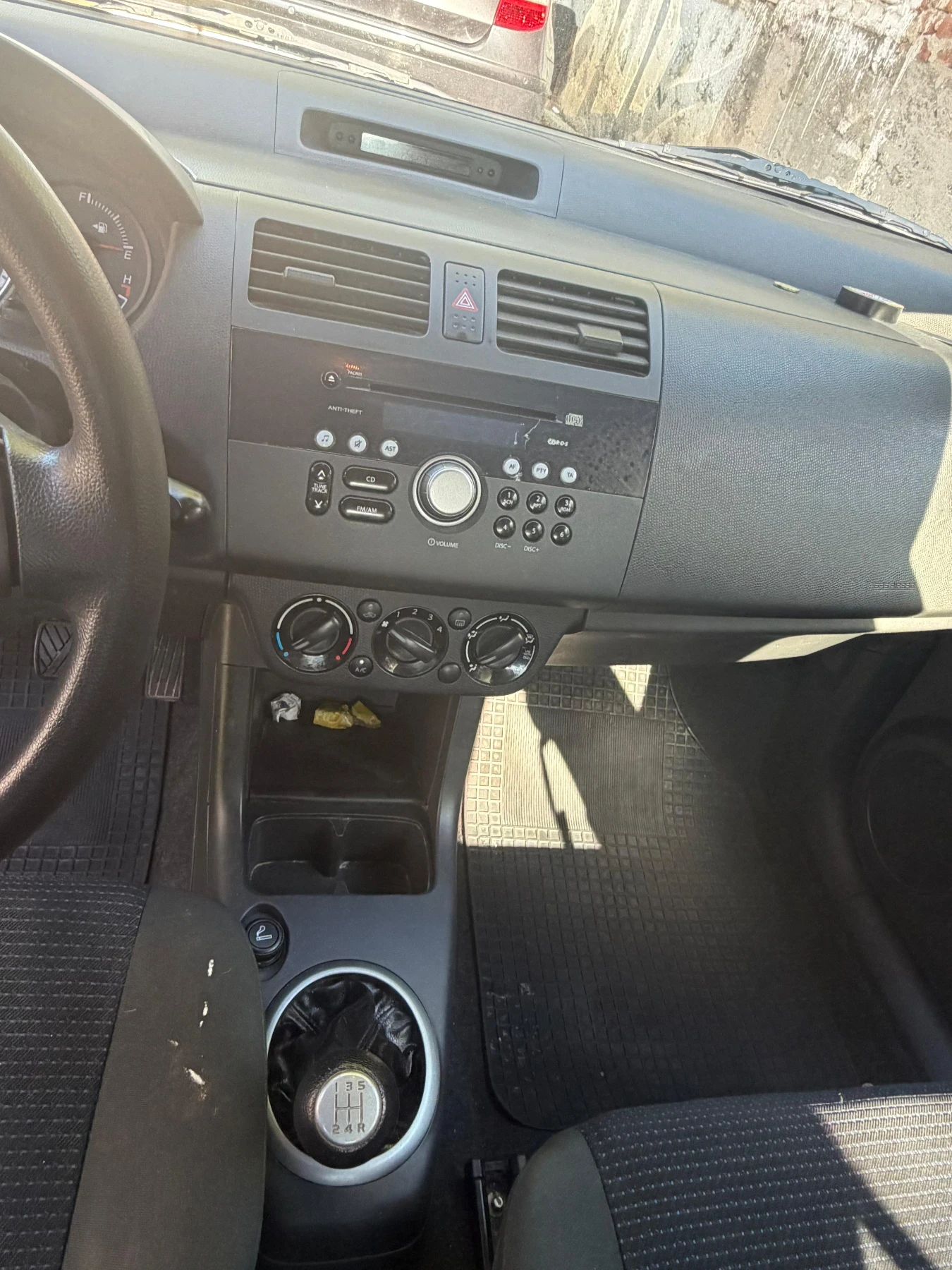 Suzuki Swift, снимка 8 - Автомобили и джипове - 54641748
