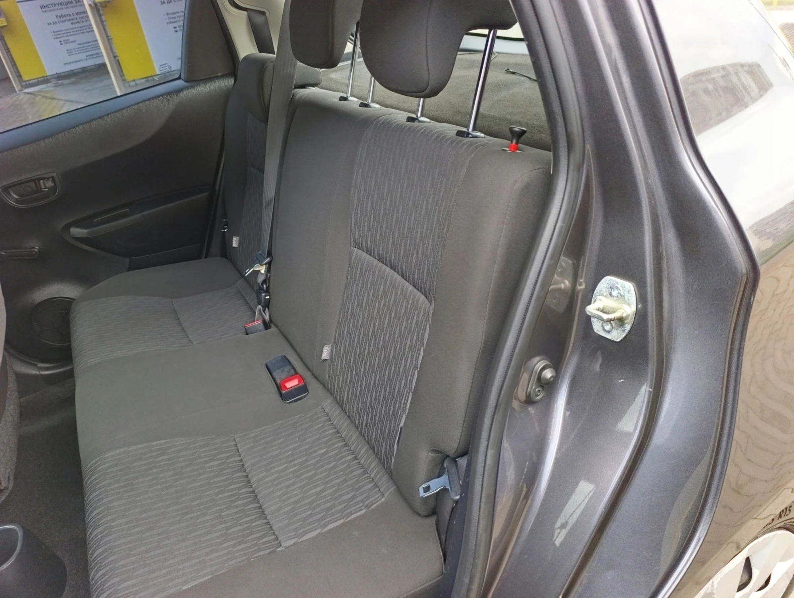 Toyota Yaris 1.33 99к.с., снимка 8 - Автомобили и джипове - 54681490