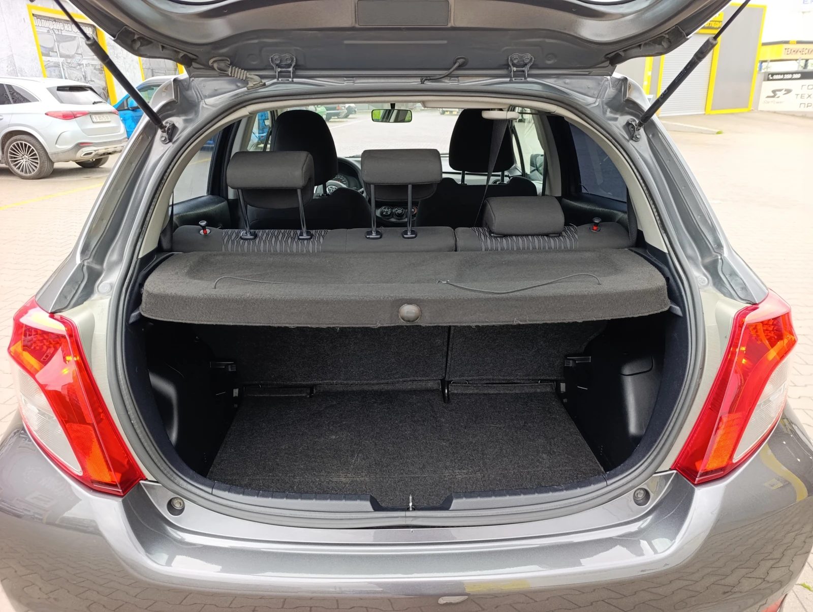 Toyota Yaris 1.33 99к.с., снимка 7 - Автомобили и джипове - 54681490